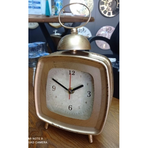 TABLE CLOCK WITH SQUARE BRACKET